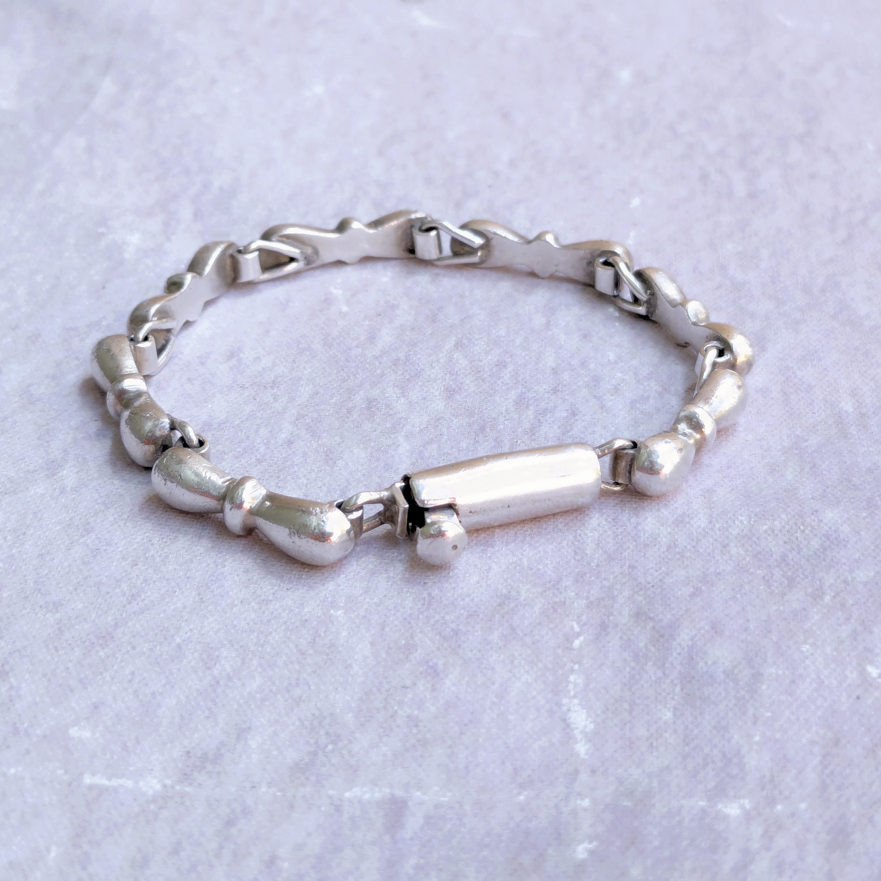 Vintage Taxco Sterling Silver Bowtie Bracelet 8" Chain Box